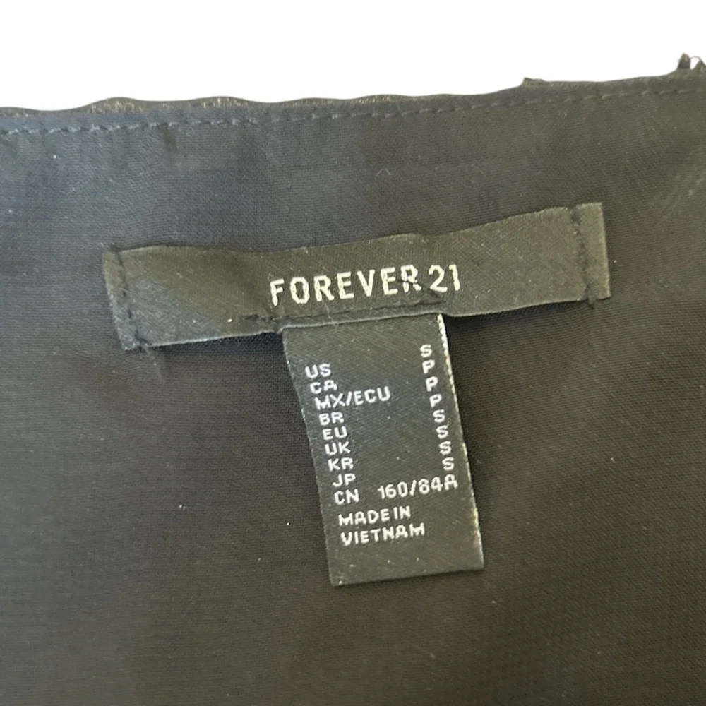 Forever 21 - Sheet Black Cropped Long Sleeve Top